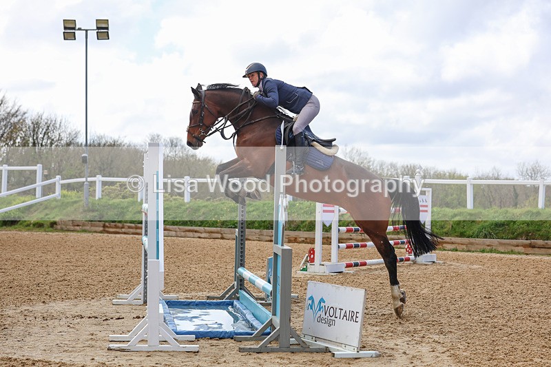 3E7A2142 - Class 8: Senior Foxhunter/1.20 open