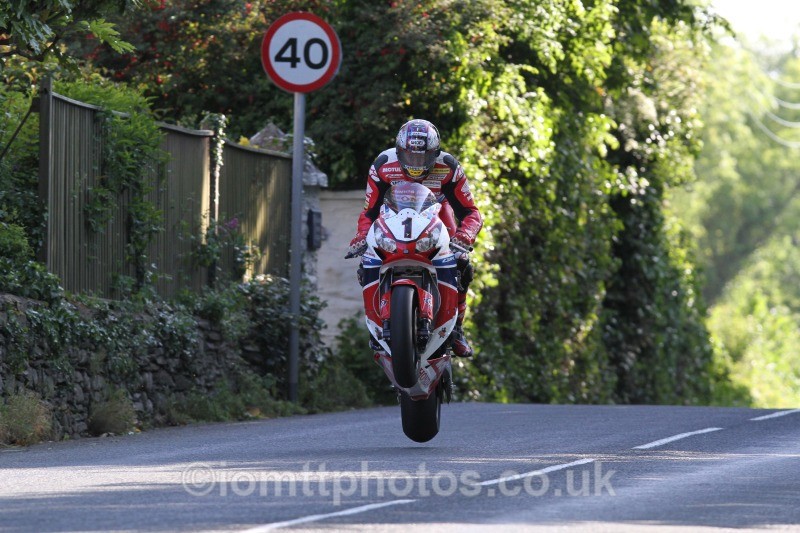 John McGuinness Honda / Honda Racing - Friday Practice - Solos