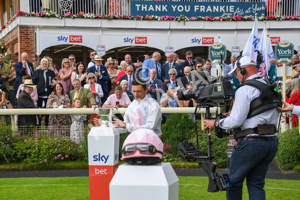 260823-Race 4-Absurde-0819 - Race 4 Sky Bet Ebor Handicap
