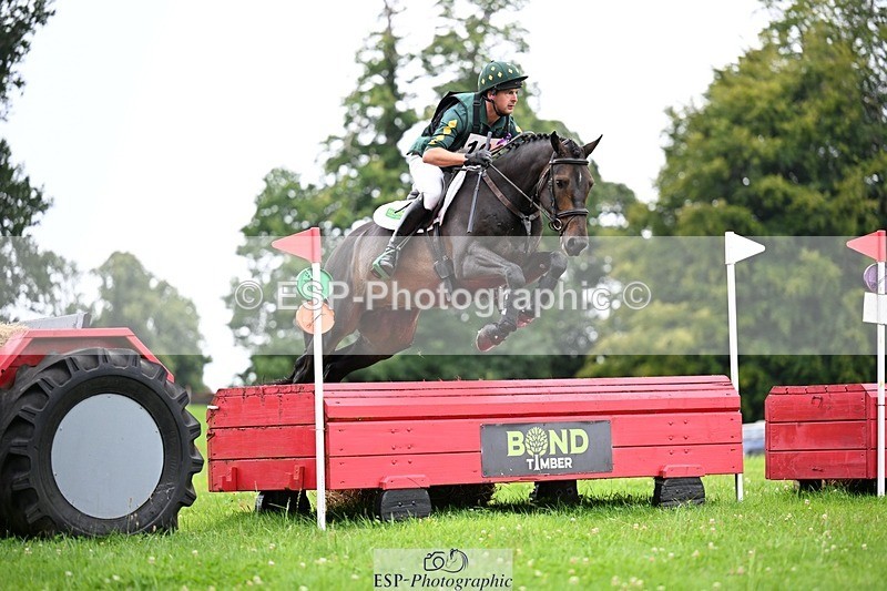 240803-114434-03001 - 104-Ollie_Martin-MIH_HUNTERS_BEAR