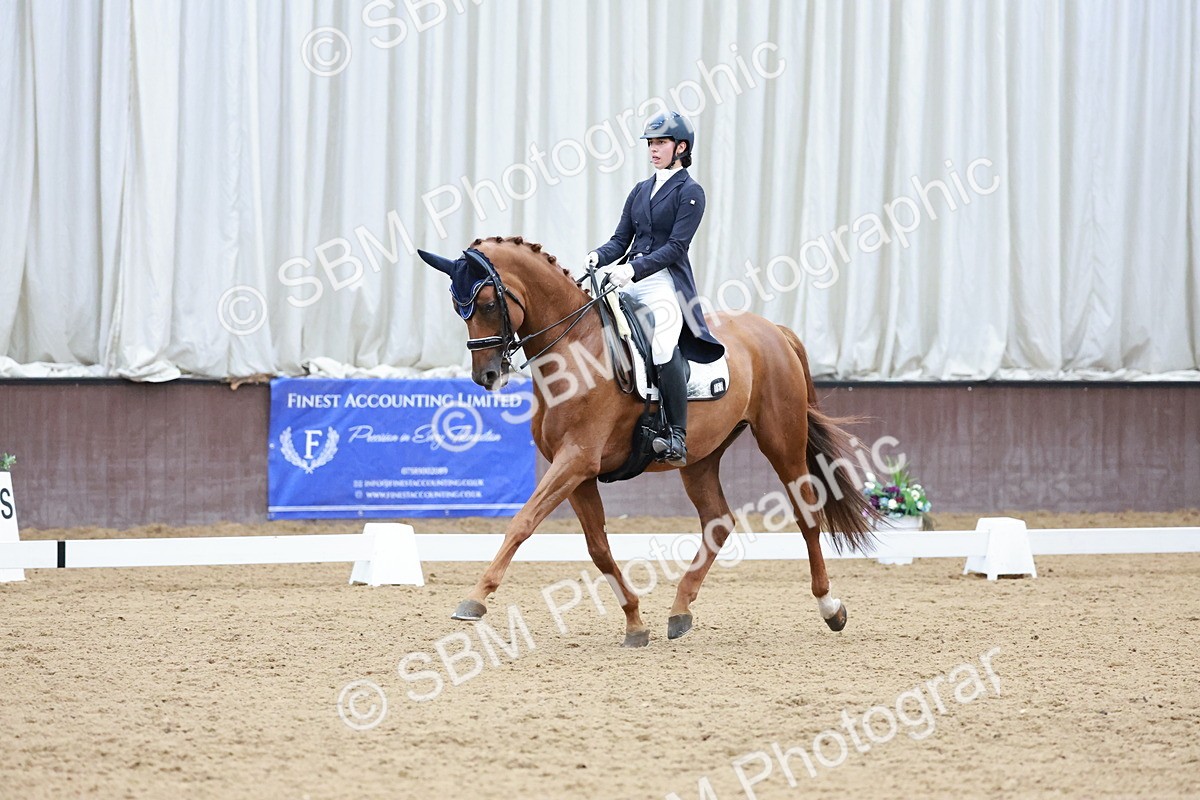 SBM_016472 - Class 5 - FEI INT II - 17.24-18.20