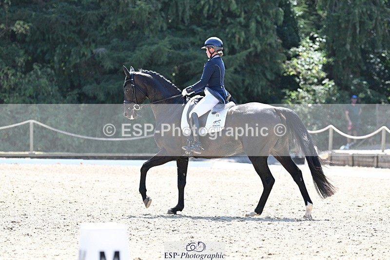 250810A-140130-07207 - 070-Abbie.NewburySeagry.Firstamour