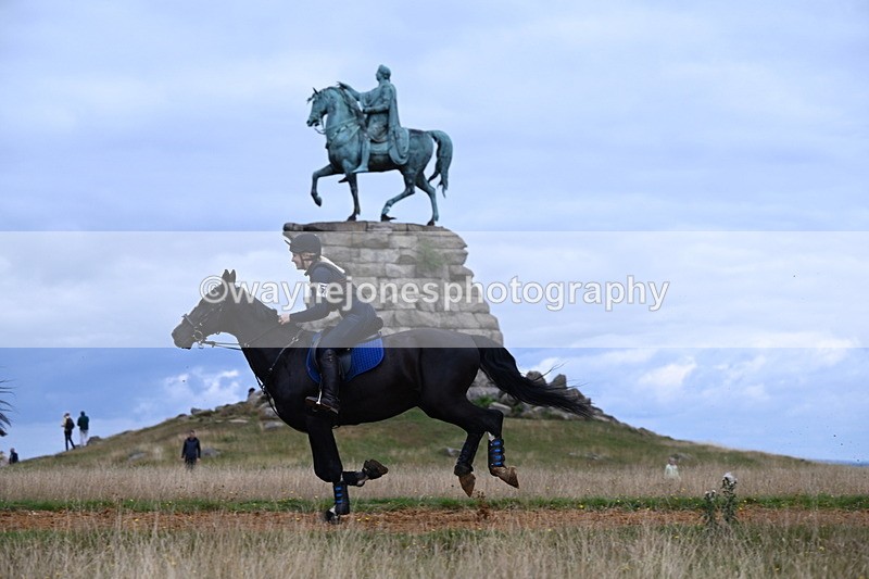 DSC_6394 - Time at Statue 12:17 to 12:44
