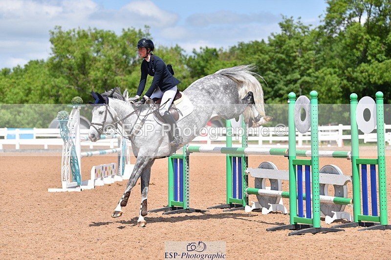 230531A-123331-00324 - Cls 4 Newcomers & 1.10m Open