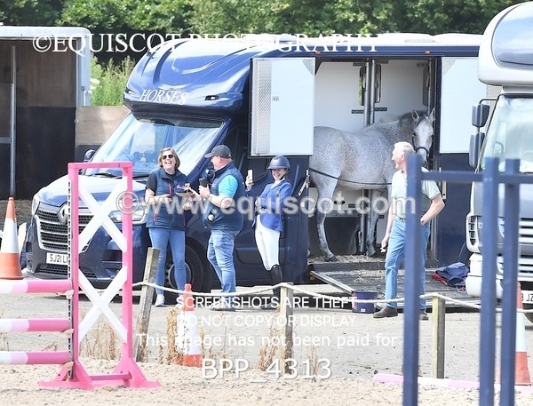 BPP_4313 - CLASS 18 SUN Stepping Stones 128/ 138cms Handicap