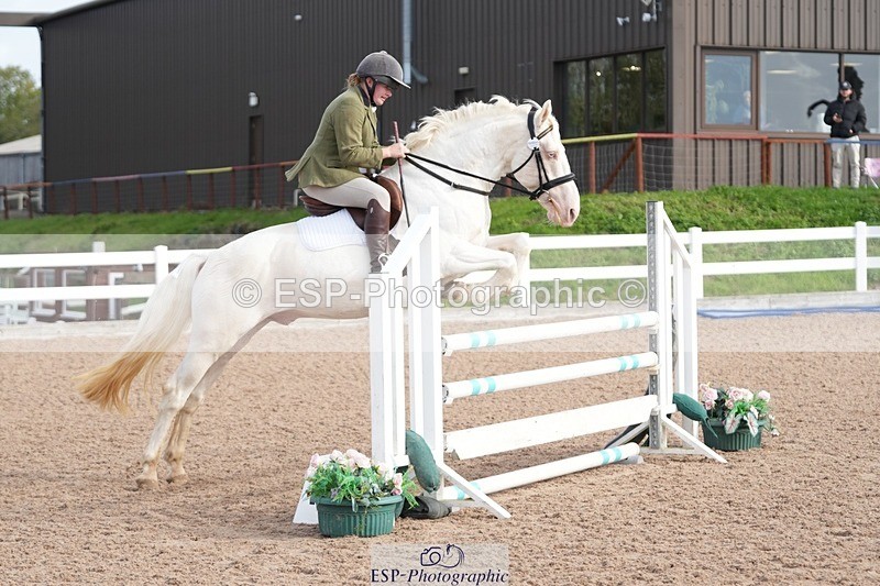 251005-101638-02499 - Cls 22 British Novice and 90cm