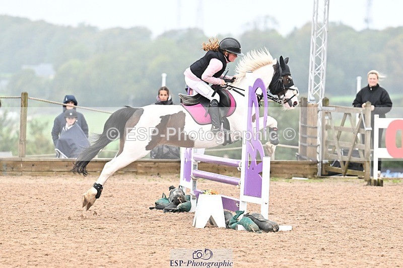 250920-155756-01831 - Cls 21 Pony Intro 80cm Derby