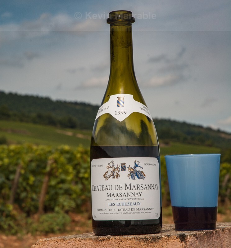Ones happy place - A nice Burgundy in the vineyard - Self