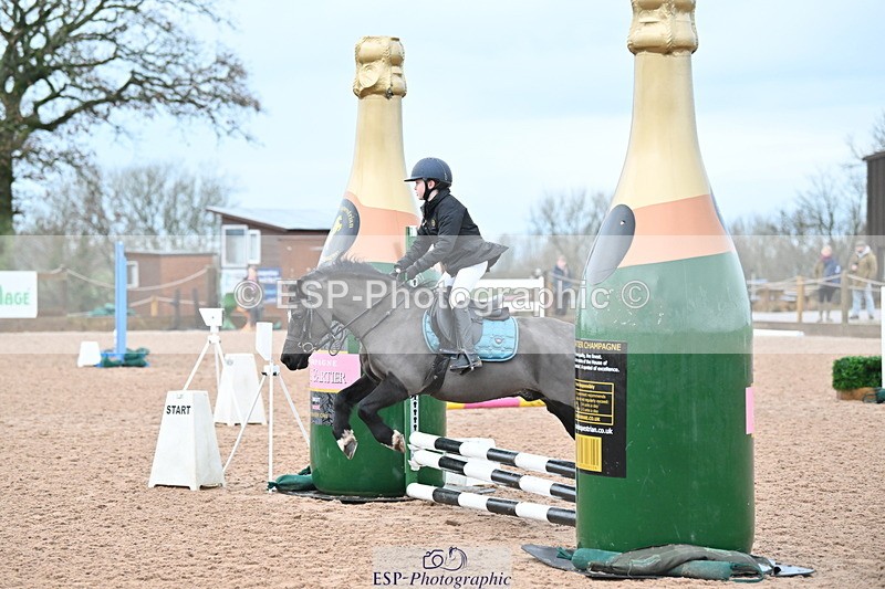 231203A-091149-00096 - Cls 11 Clear Round