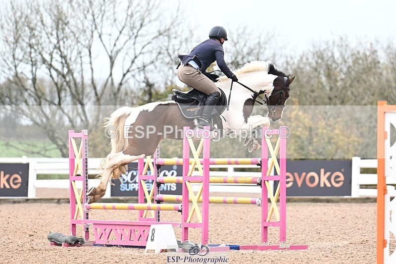 251105-142851-00885 - Cls 06 Fox & 1.20m