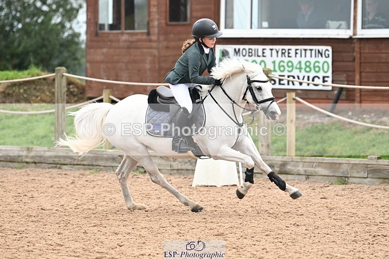 240907A-123015-01648 - Cls 3 Pony Medium Team 80cm & 90cm