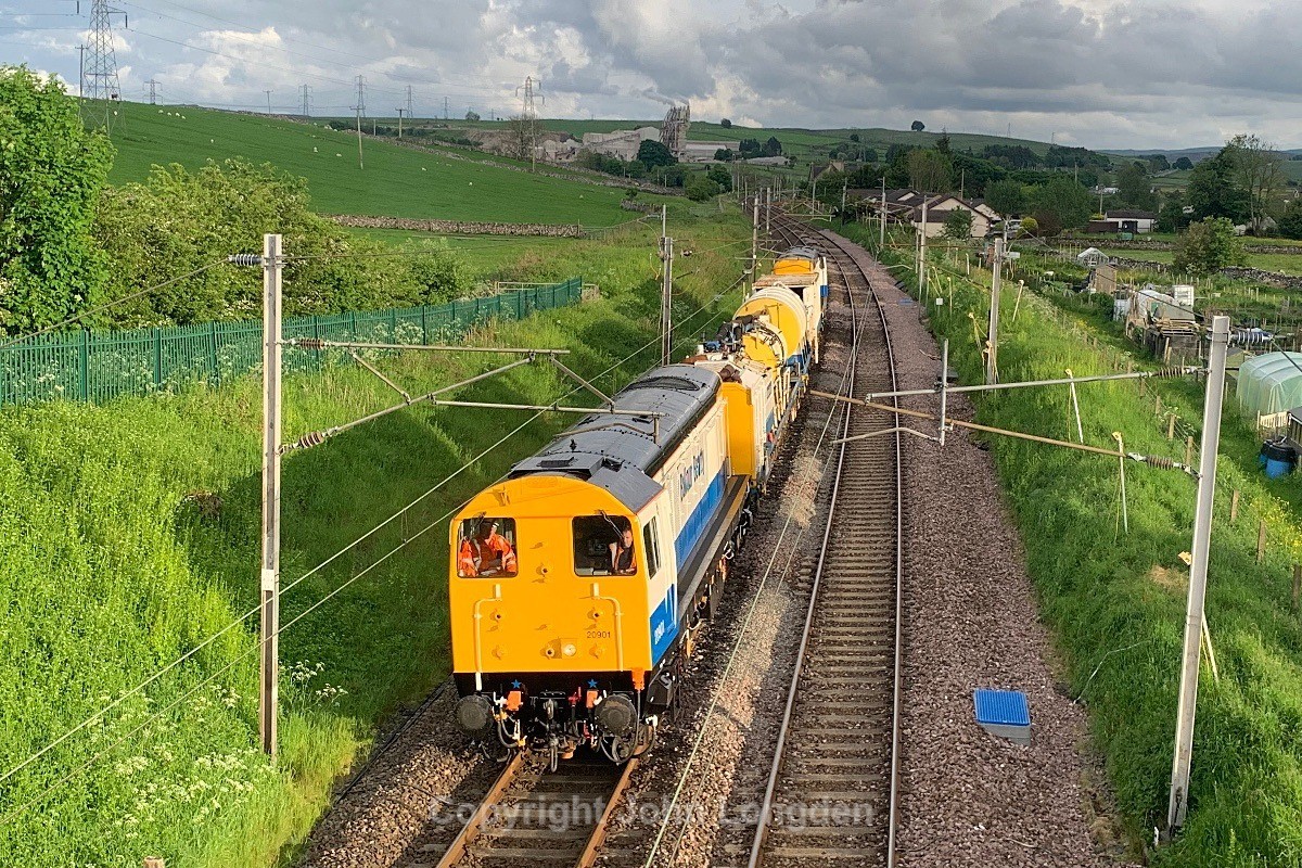 JL - 26.5.24 20905 20901 6J09 Oxenholme - Shap Harrisons, Shap village - Latest shots