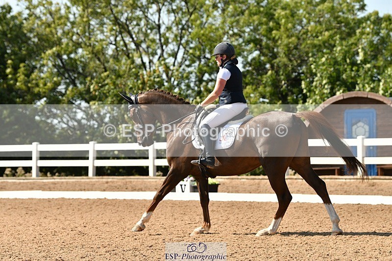 250817-154809-11339 - 214-Verity.PerryVogue