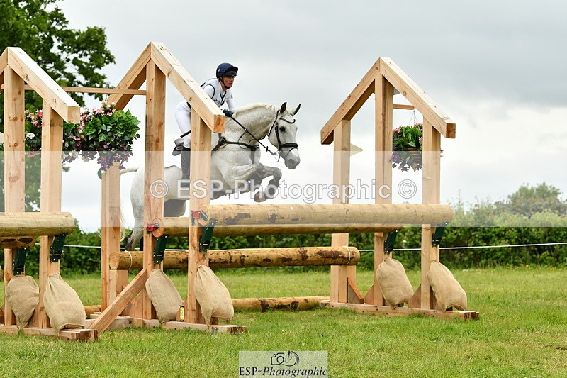 250524A-105213-09225 - A-066-Jemima.Howden-MONBEG.WHISPER