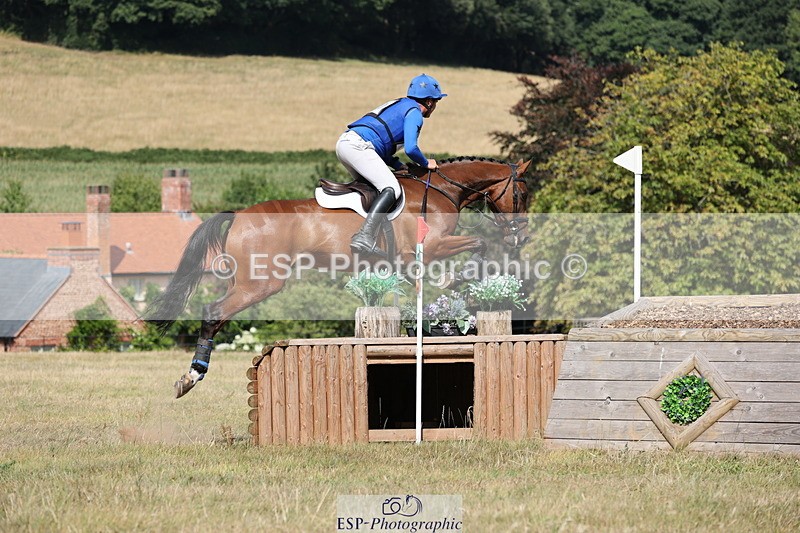 250802A-160021-06912 - E-220-Tim.Cheffings-LEOPOLD.BLOOM.M2S