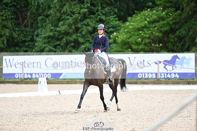 240524-155940-10668 - 540-OPPOSITION_HERALDIK_GIRL-Kirsty_Chabert