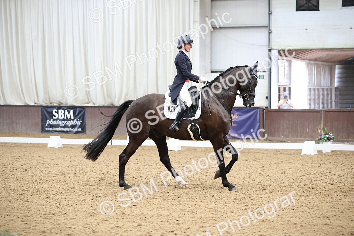 SBM_004486 - Class 9 - FEI Inter 1 Gold - 15.55-16.43