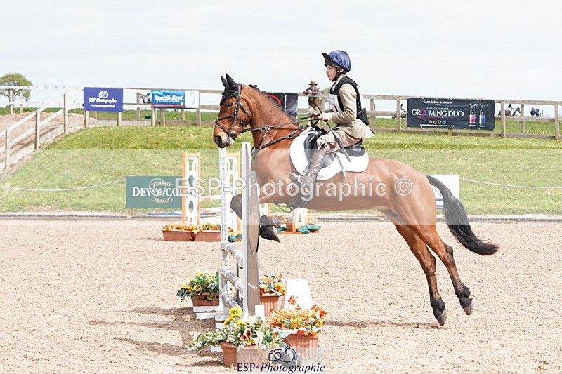 250419-134942-11095 - 711-Osbert.Stone-BALLYARD.BROUGH.LADY