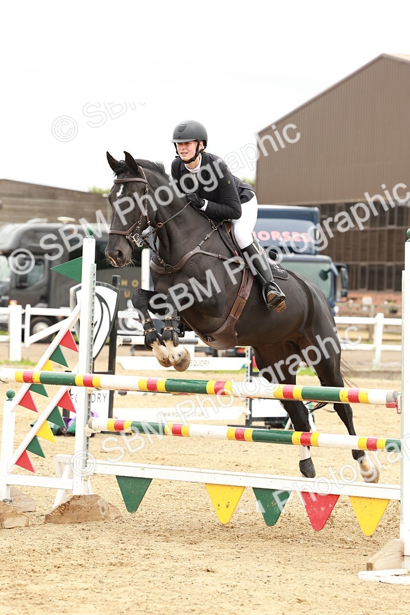 1I0A7896 - Class 4 - Senior Newcomers 1.10m