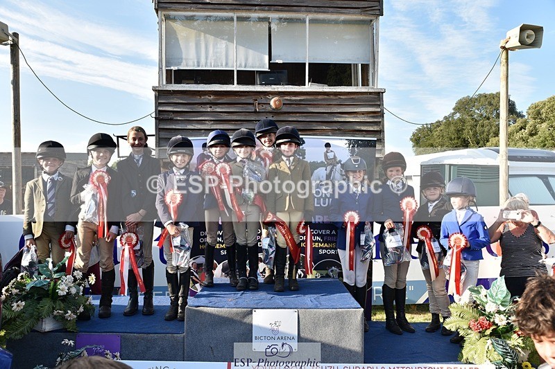 230824-180708-07007 - Thursday 40 and 50cm Presentations