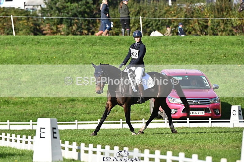 251024A-112504-09646 - G-562-Phoebe.Lagor