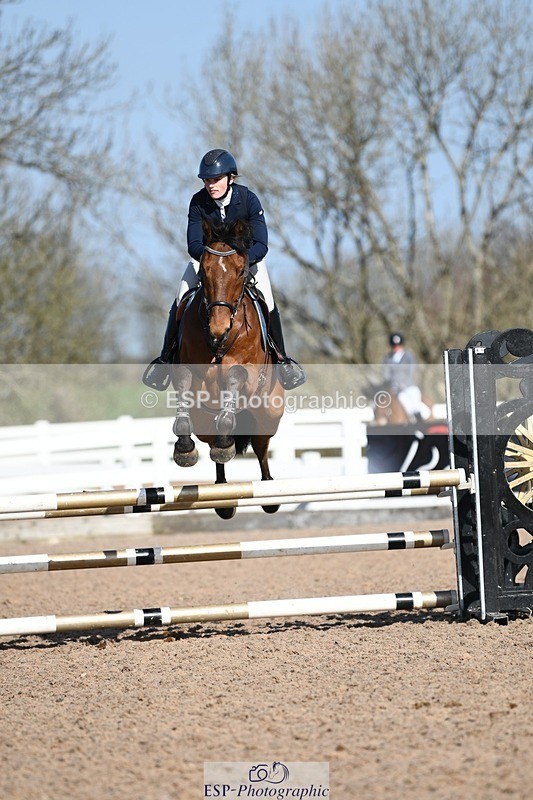 250330-104229-06226 - Cls 32 British Novice and 90cm