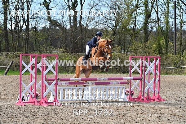 BPP_3792 - CLASS 3 FRI Senior British Novice/ 90cm Open