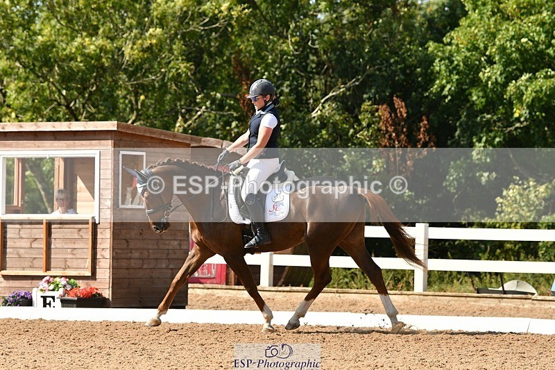 250817-154656-11323 - 214-Verity.PerryVogue