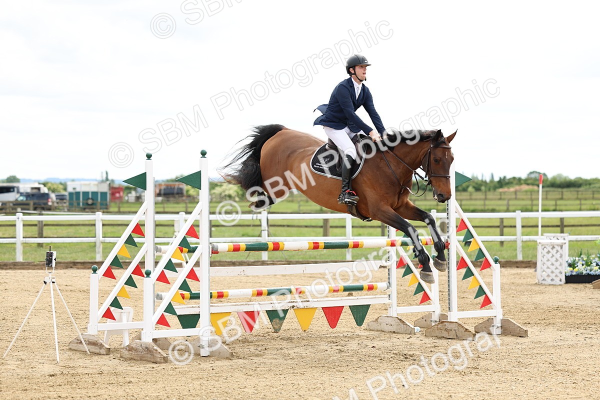 SBM_005962 - Class 19 - Senior Newcomers - 1.10m