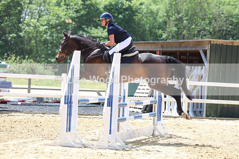 3E7A0148 - Class 9: Senior BN/90cm open