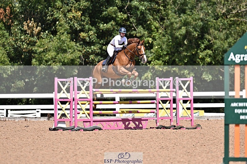 260812-125832-00548 - Cls 6 Foxhunter and 1.20m