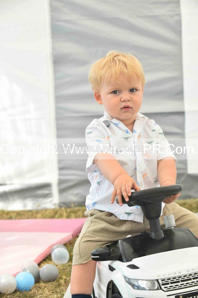 SH4_2323 - Bonny baby competition.