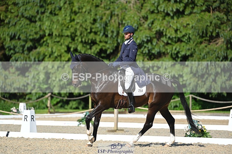 230526-165542-07445 - 258-DHI_KING_NELSON-Barnie_Brotherton-WEDTrotUp+DR