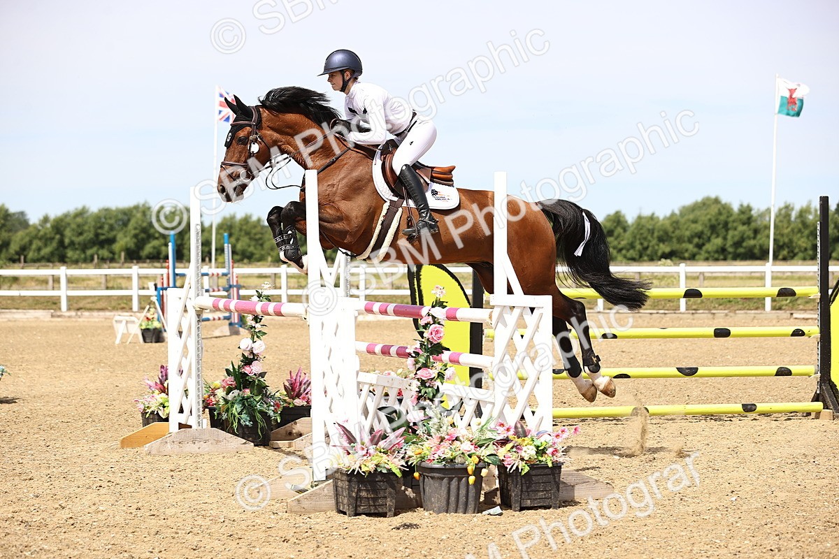SBM_000443 - Class 15 - Redpost Equestian Senior Foxhunter - 1.20m
