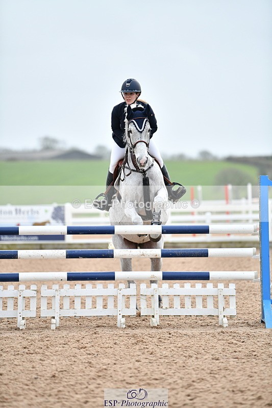 240124A-125146-00565 - Cls 3 Newcomers & 1.10m Open