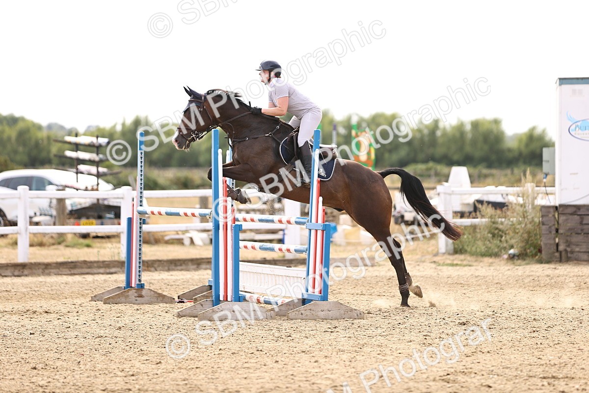 SBM_001521 - Class 6 - Senior Newcomers 1.10m
