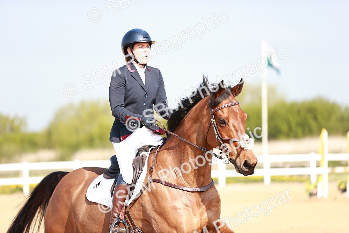  - Class 21 - Senior British Novice - 90cm
