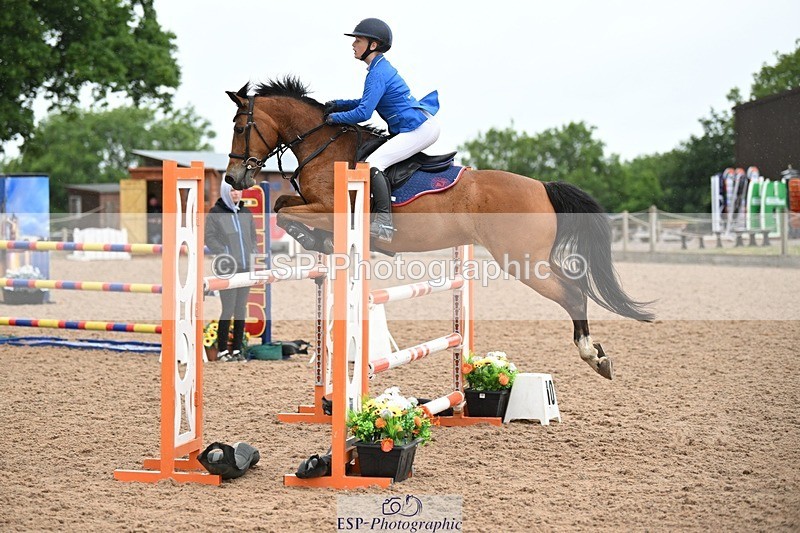 250607-130022-01119 - Cls 13 Pony Foxhunter and 1.10m