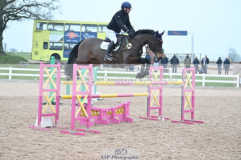 240113A-142533-02342 - Cls 13 Foxhunter and 1.20m Open