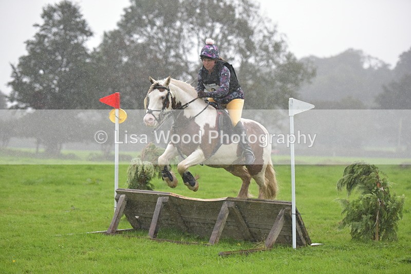 RAY_9257 - Class 1: 65cm: Ski Jump