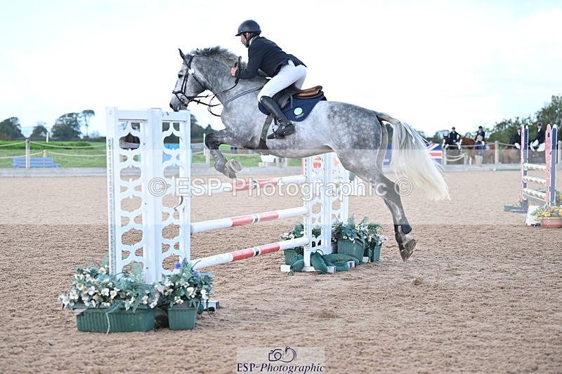 231014A-111056-04322 - Cls 18 Newcomers & 1.10m Open