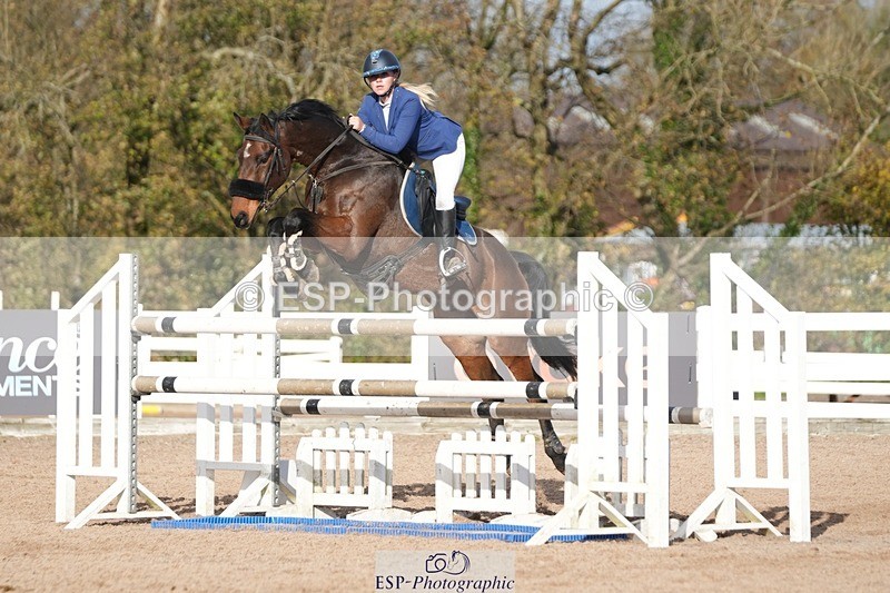 251108-132325-02713 - Cls 13 Foxhunter and 1.20m Open