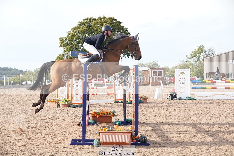 241005A-162504-05206 - SAT Cls 12 Snr Fox & 1.20m Open