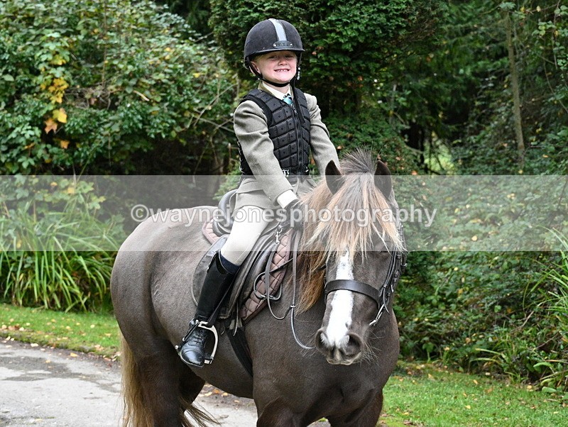 WJ7_6526 - Berks & Bucks - Children's Meet - The Old Farmhouse – Steventon.