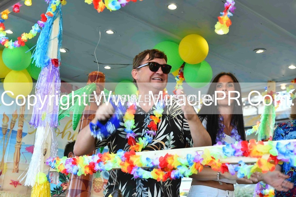 SH4_3443 - Carnival Procession.