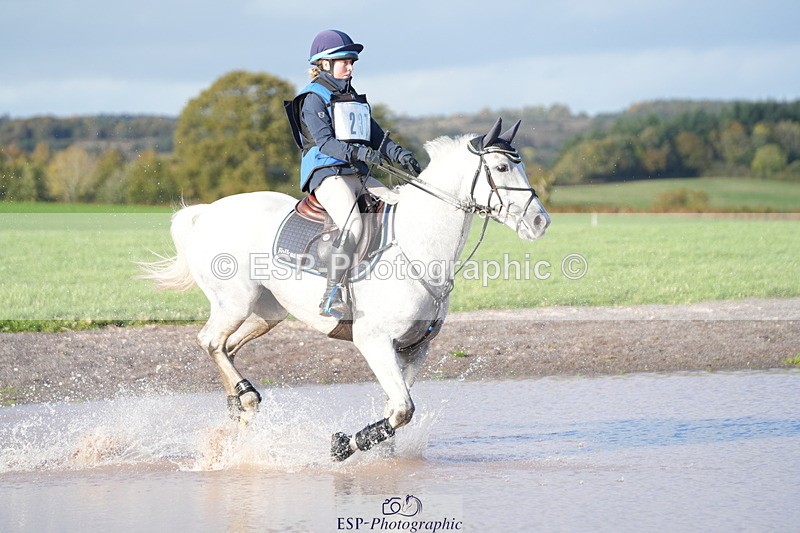 251024A-152404-13228 - C-237-Therese.Viklund