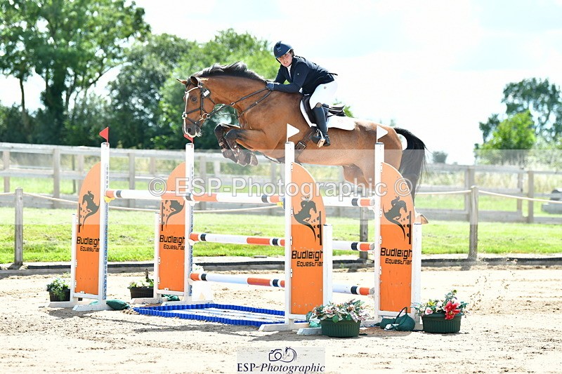 230720A-111042-02091 - Cls 5, 2 Star Medium 1.35m