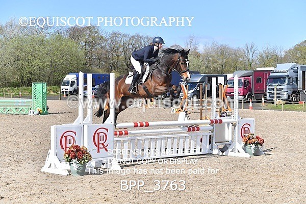 BPP_3763 - CLASS 3 FRI Senior British Novice/ 90cm Open