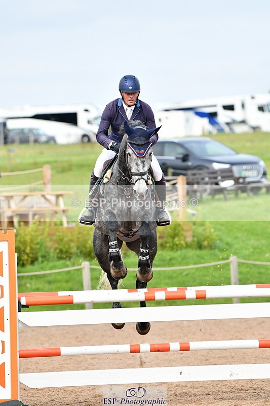 240915A-165057-11121 - Cls 30 Snr Foxhunter