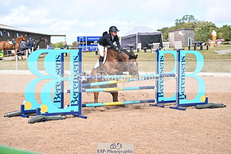 250827B-133207-00587 - Cls 4 Snr Newcomers 1.10m